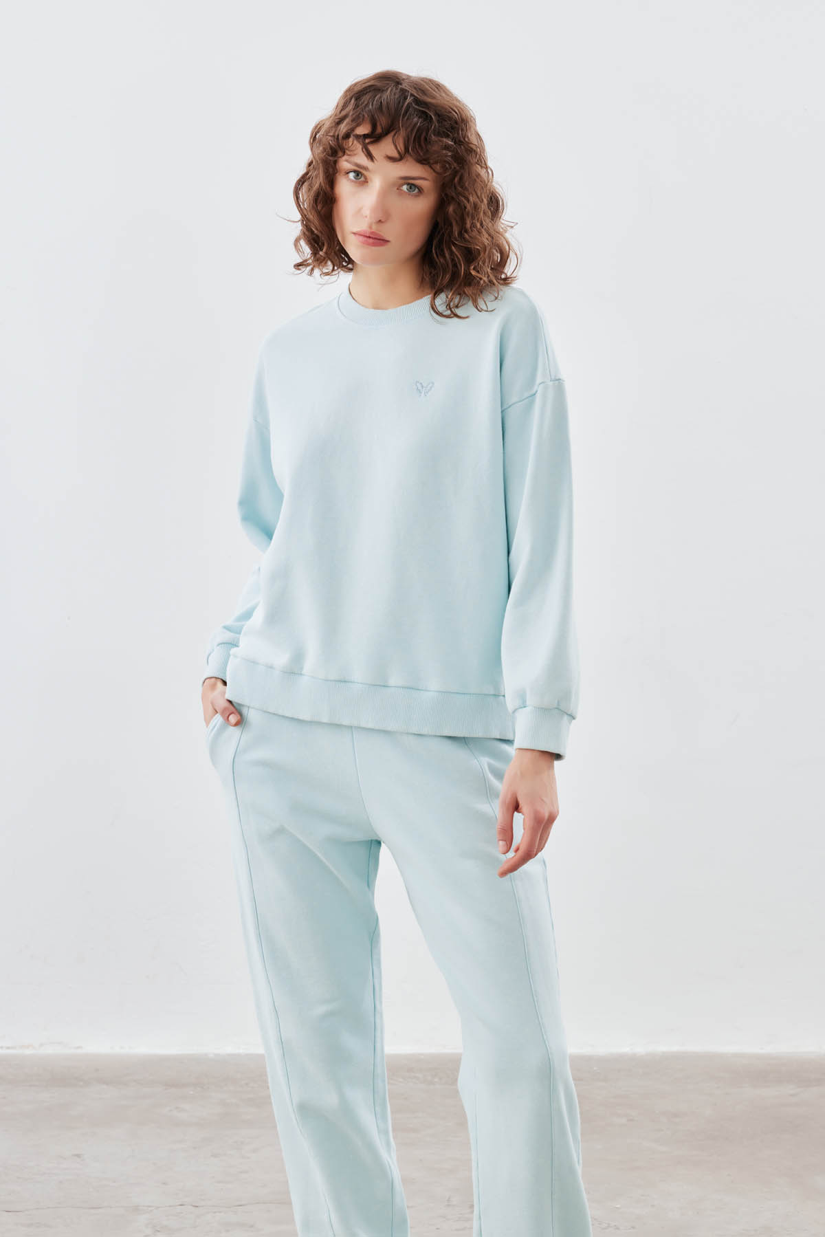 Kadın Pamuklu Yıkamalı Üç İplik Uzun Kollu Sweatshirt