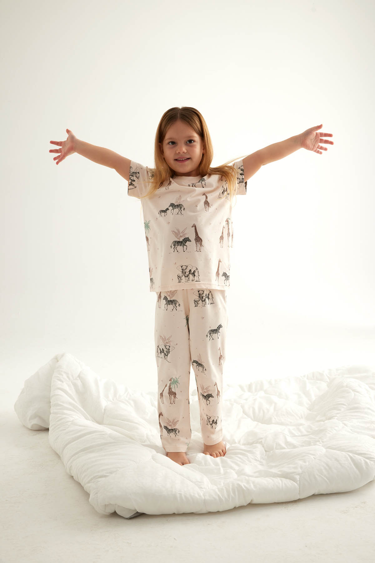 Kız Çocuk Pamuklu Kısa Kollu Uzun Pijama Takımı