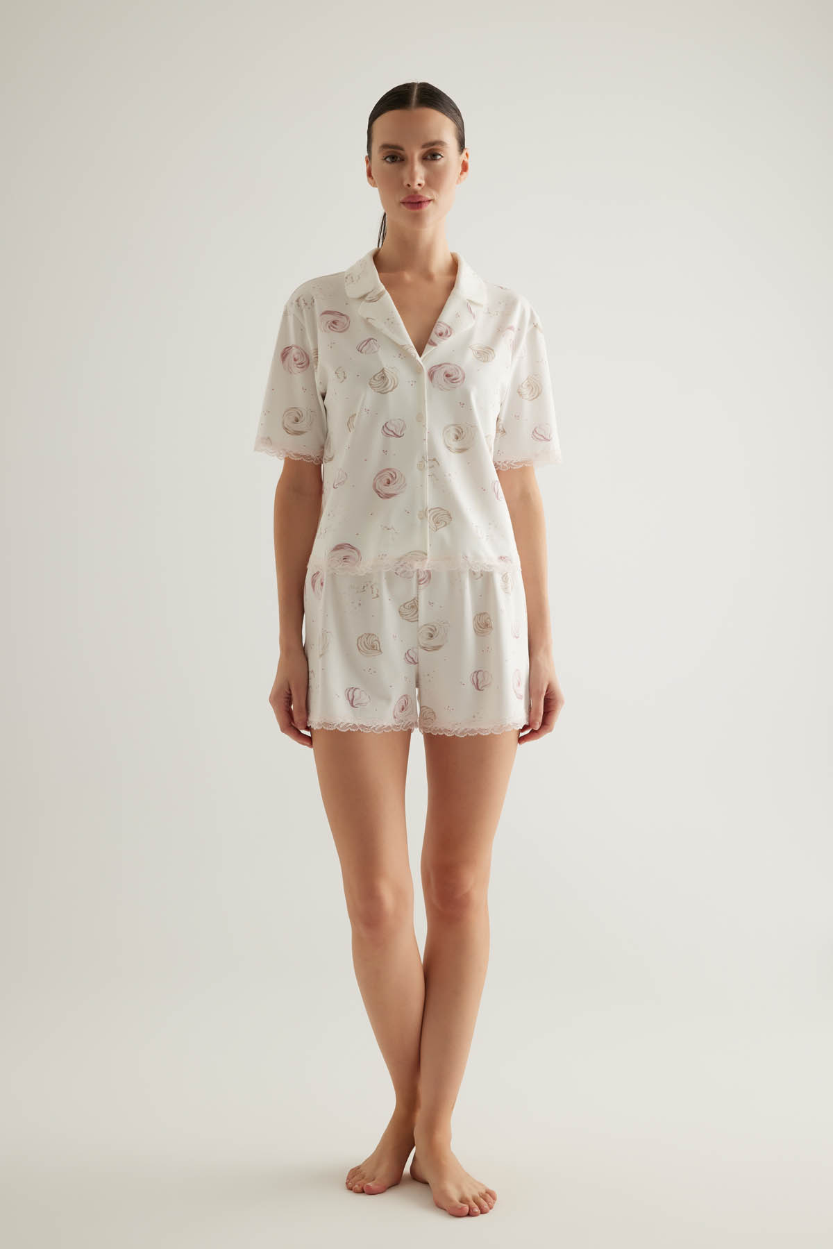 Kadın Pamuklu Dantel Detaylı Şort Pijama Altı