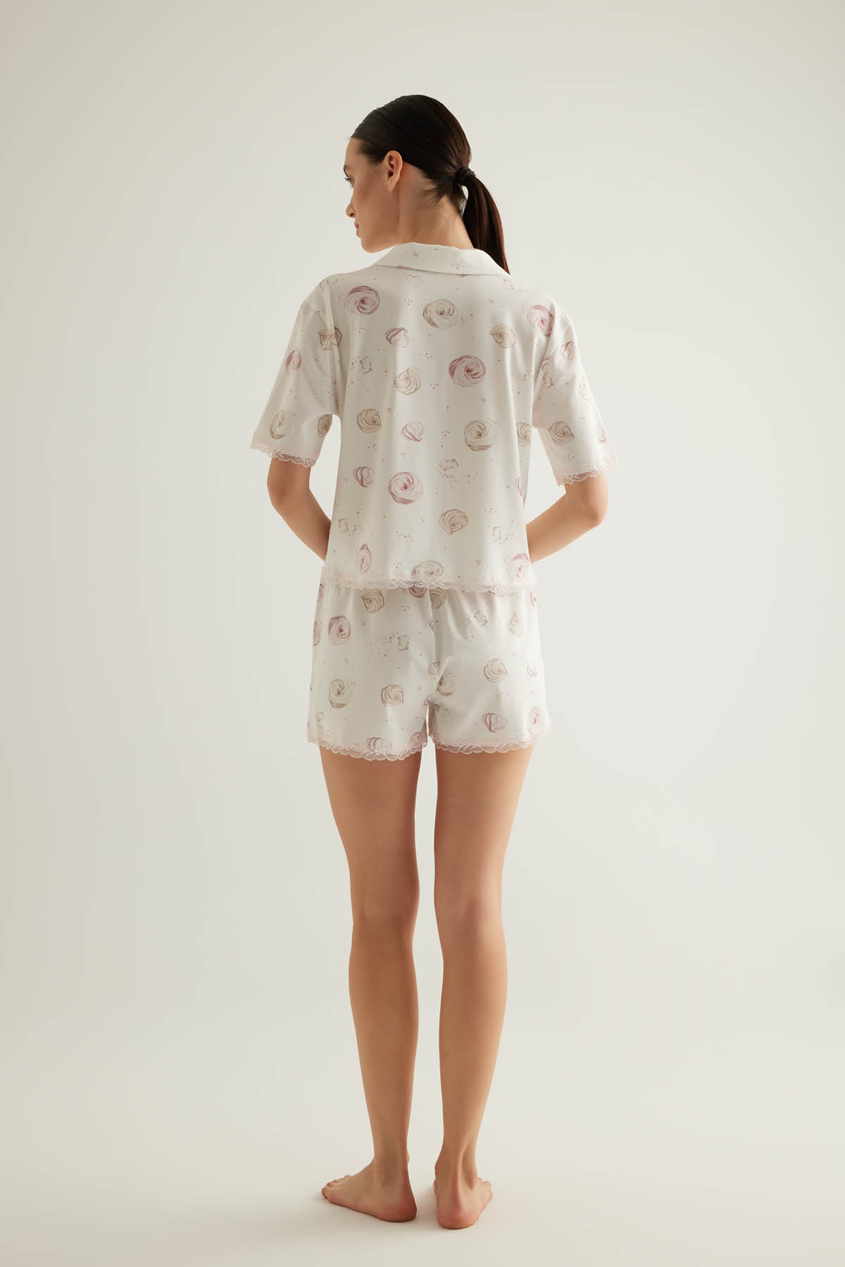 Kadın Pamuklu Dantel Detaylı Şort Pijama Altı