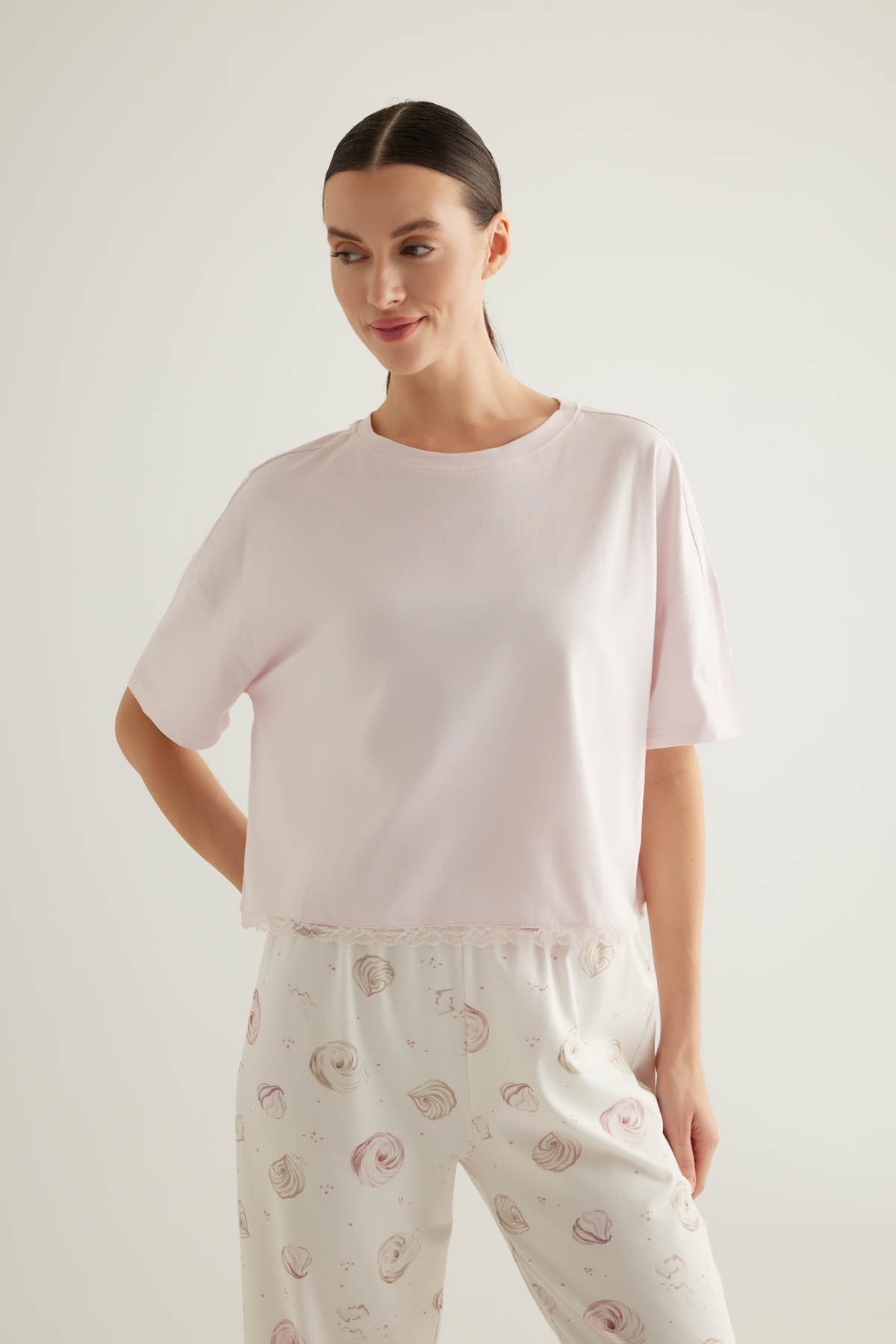Kadın Pamuklu Kısa Kollu Pijama Üstü