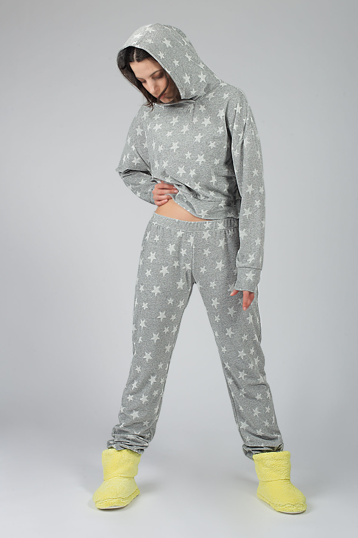 Kadın Kapüşonlu Kadife Pijama Takımı
