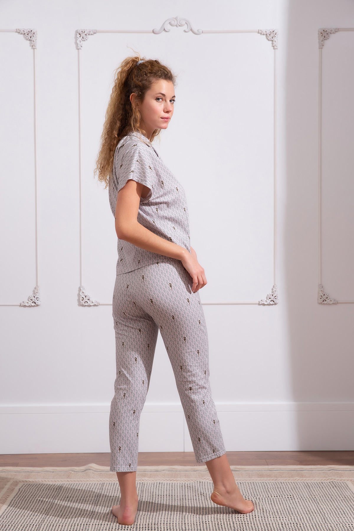 Kadın Midi Kapri Pijama Takımı