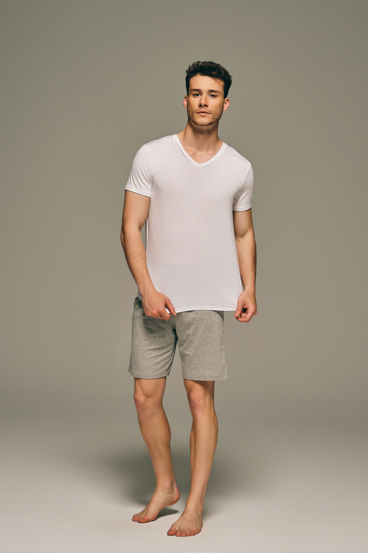 Erkek Basic Modal V Yaka Kısa Kollu T-shirt