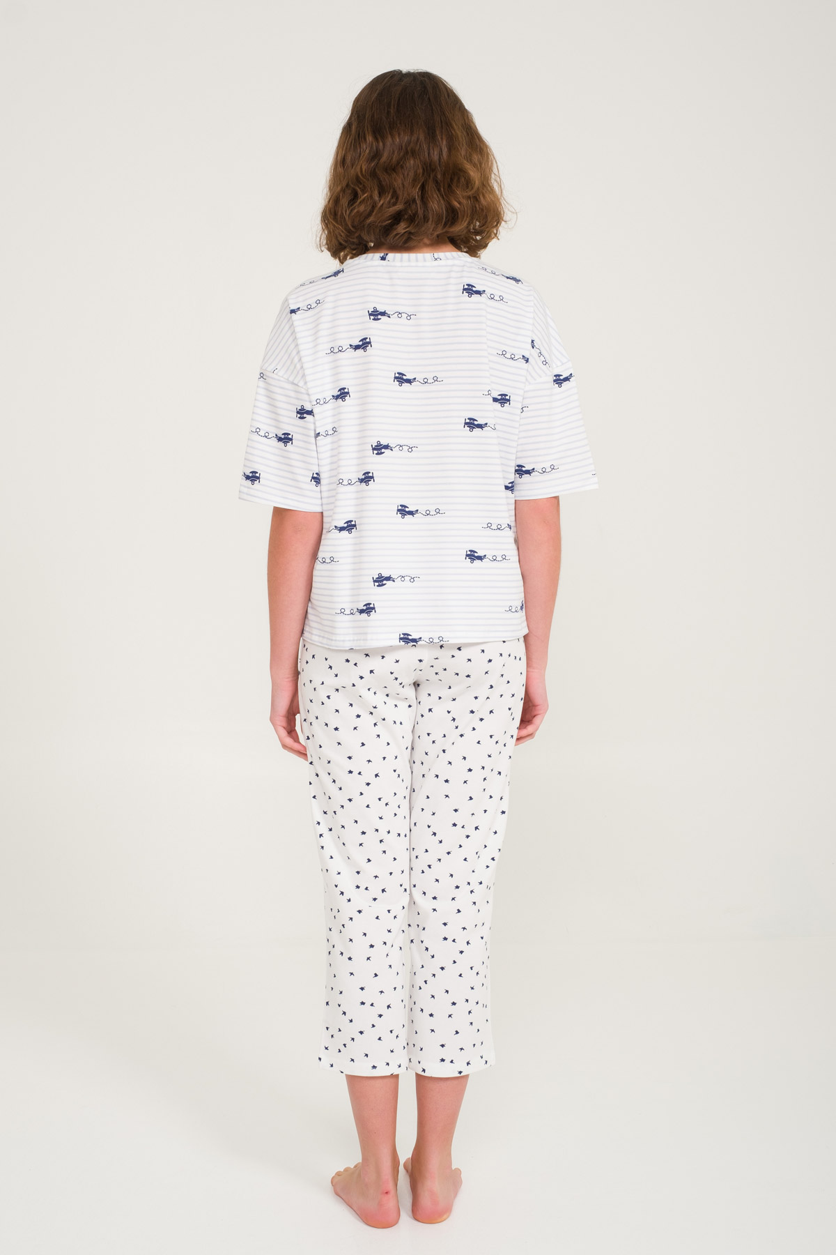 Kadın Lacivert Baskılı Yırtmaç Detaylı Üst Kapri Pijama Takımı