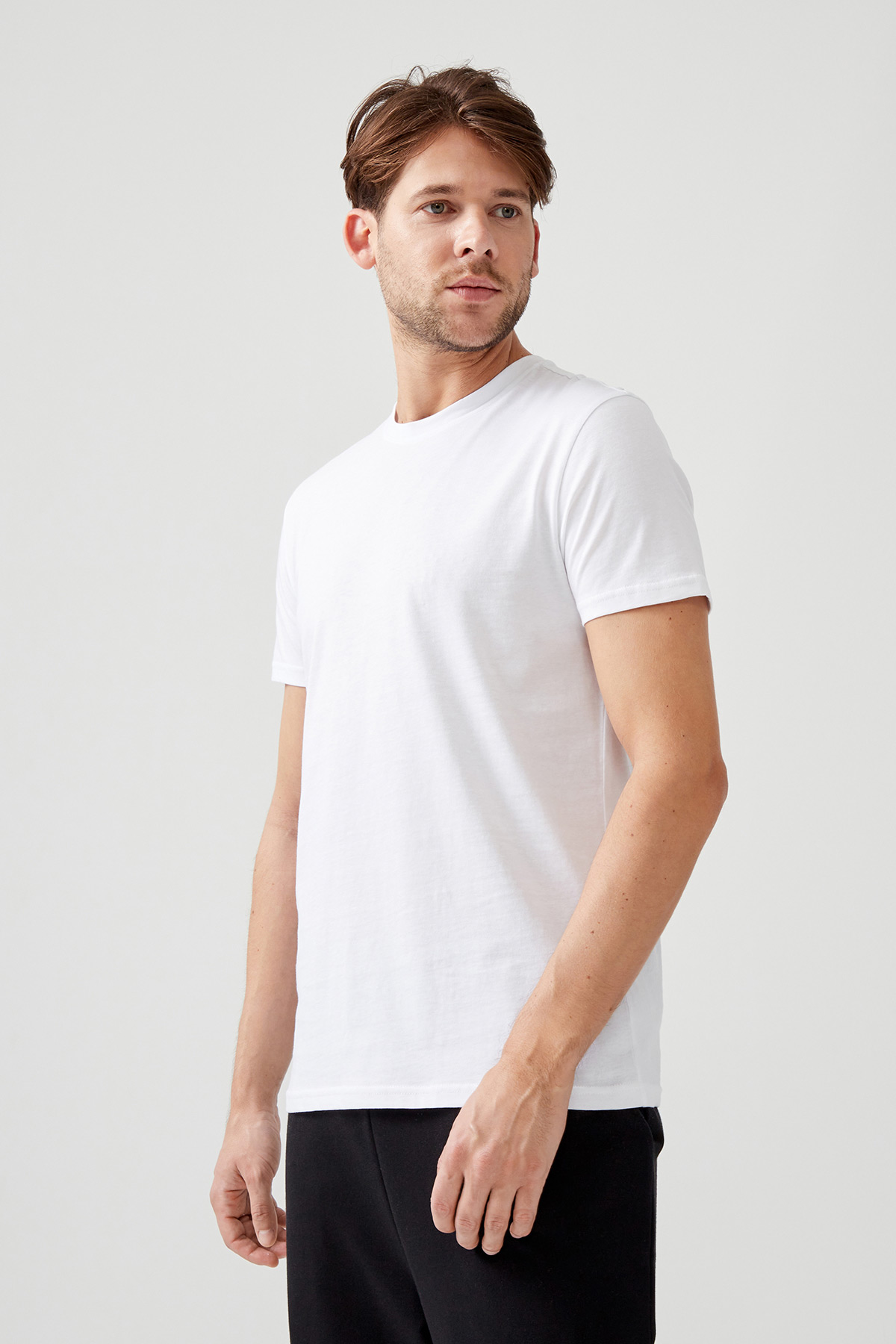 Erkek Pamuklu Bisiklet Yaka Slim Fit T-shirt (Easy Iron)