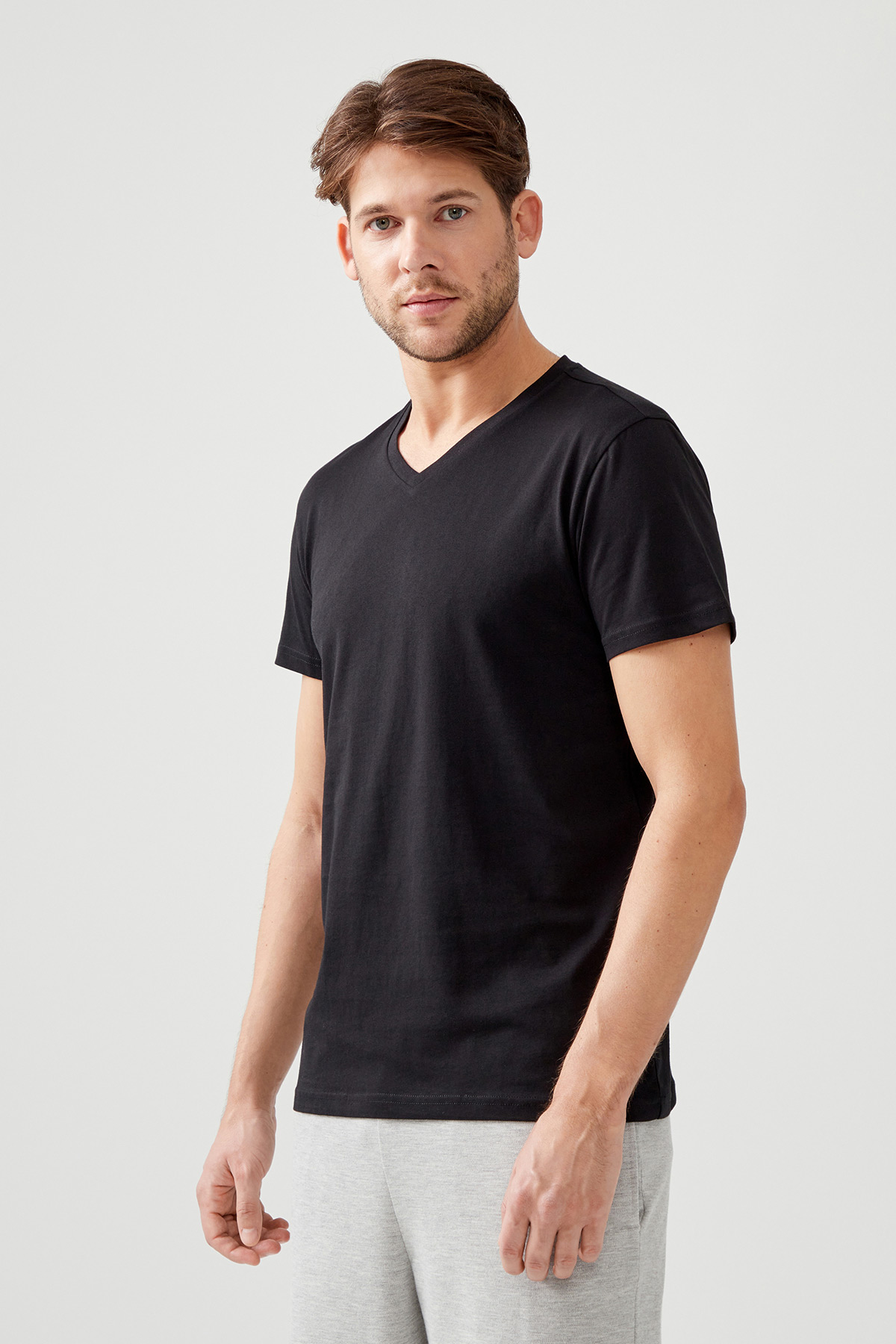 Erkek Pamuklu V Yaka Slim Fit T-shirt (Easy Iron)