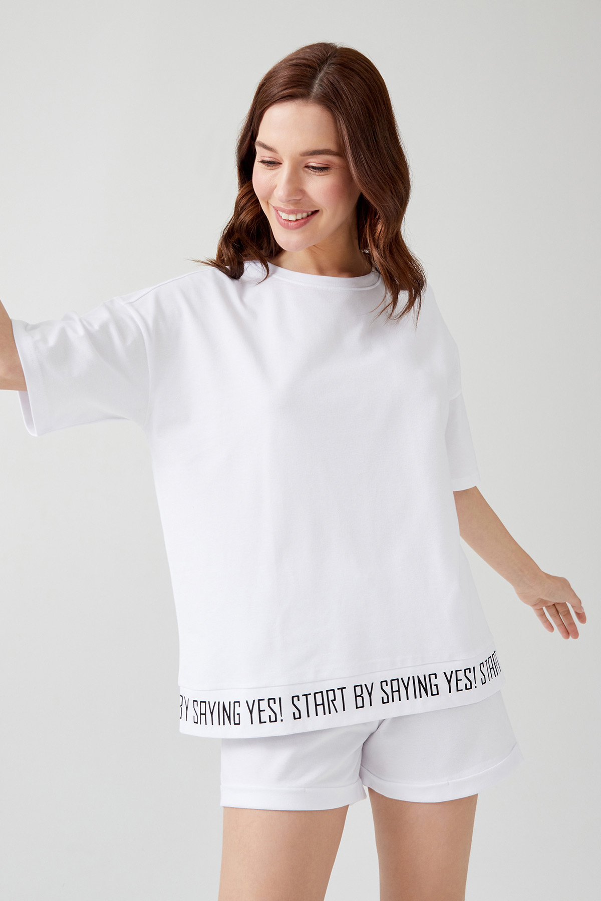 Kadın Belde Baskı Detaylı Düşük Kollu Bol T-shirt