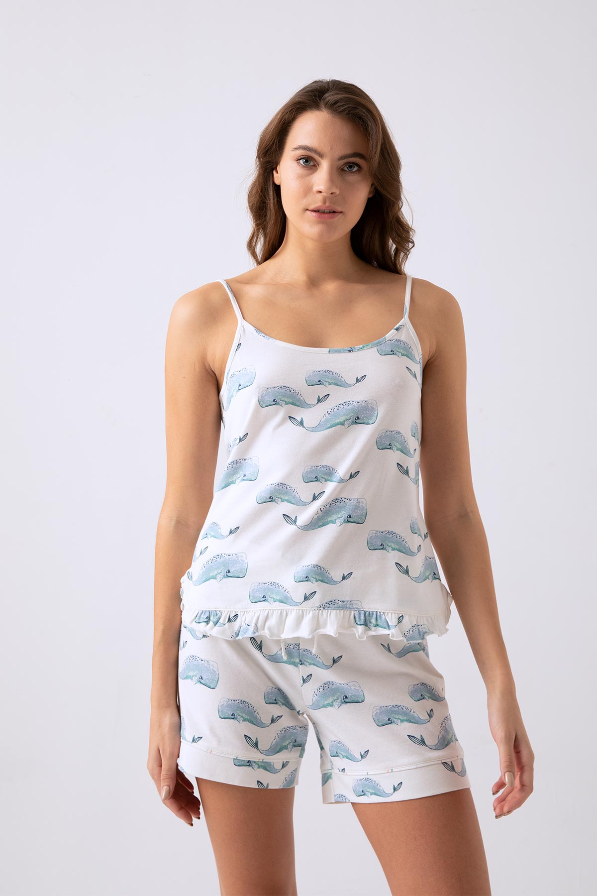 Kadın Balina Baskılı Fırfır Detaylı İp Askılı Şortlu Pijama Takımı