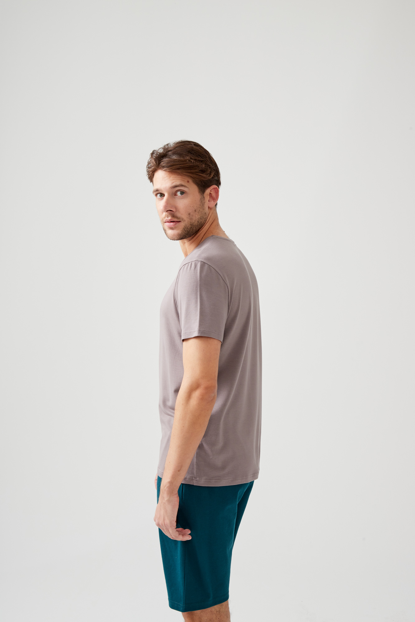 Erkek Basic Modal V Yaka Kısa Kollu T-shirt