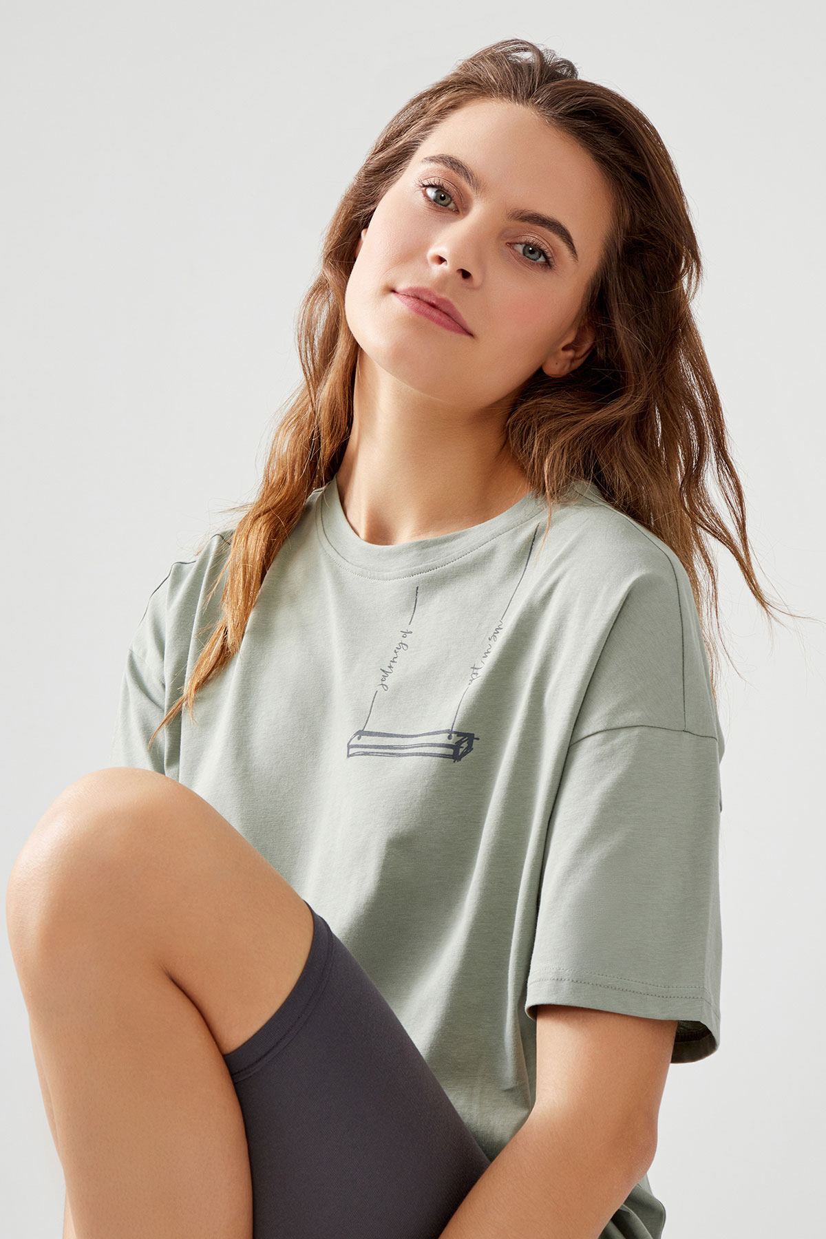 Kadın Oversize Kısa Kollu Basic T-shirt (Easy Iron)