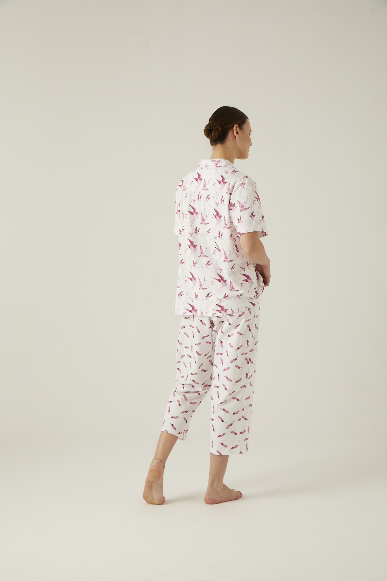Kadın Büyük Beden Kuş Baskılı Gömlek Yaka Üst Kısa Midi Pijama Takımı