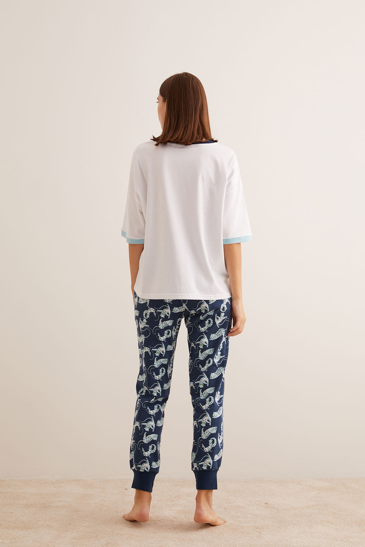 Kadın Pamuklu Kısa Kollu Uzun Pijama Takımı