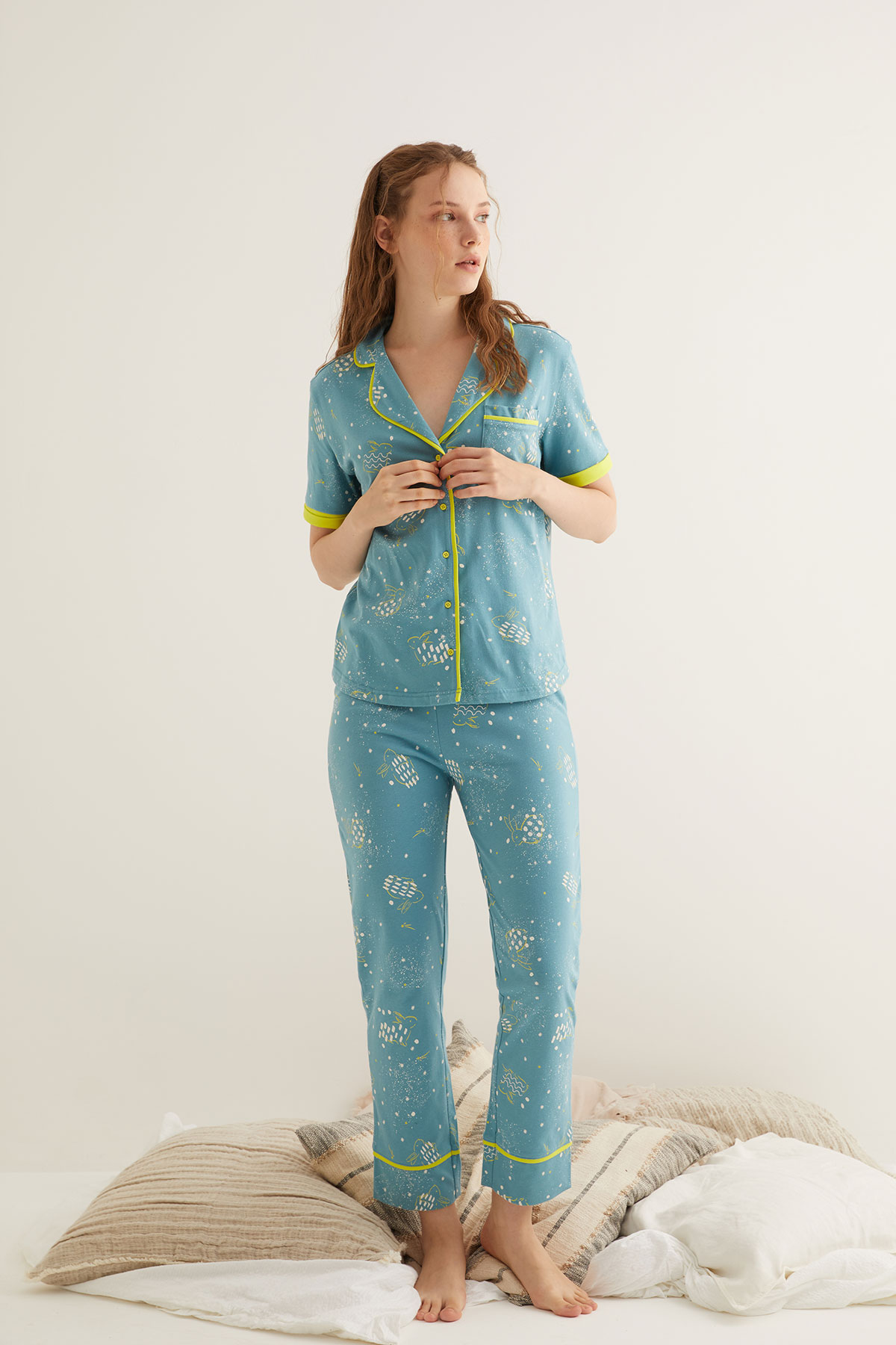 Kadın Pamuklu Tavşan Baskılı Gömlekli Uzun Pijama Takımı