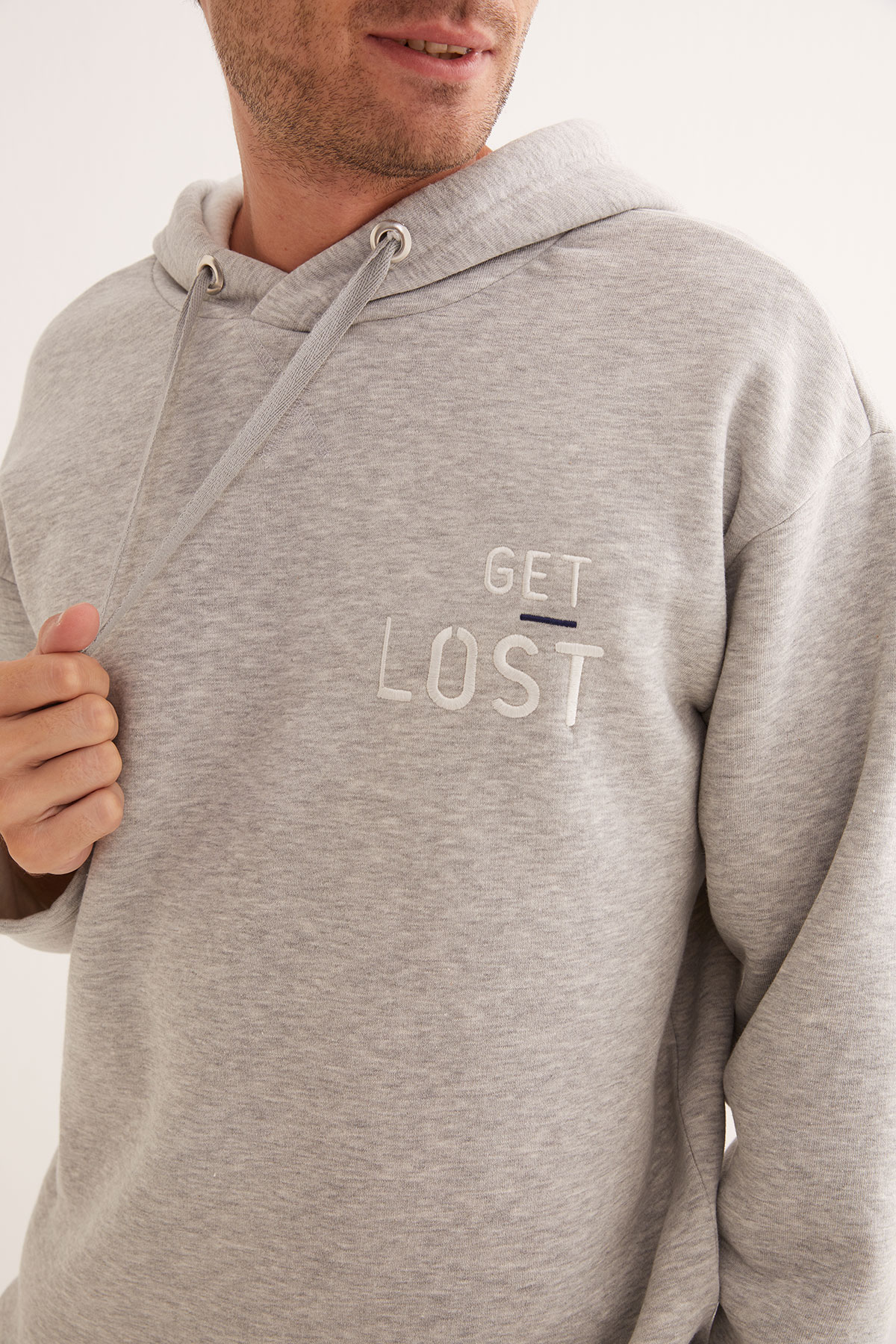 Erkek Pamuklu Üç İplik Şardonlu Nakış Detaylı Sweatshirt