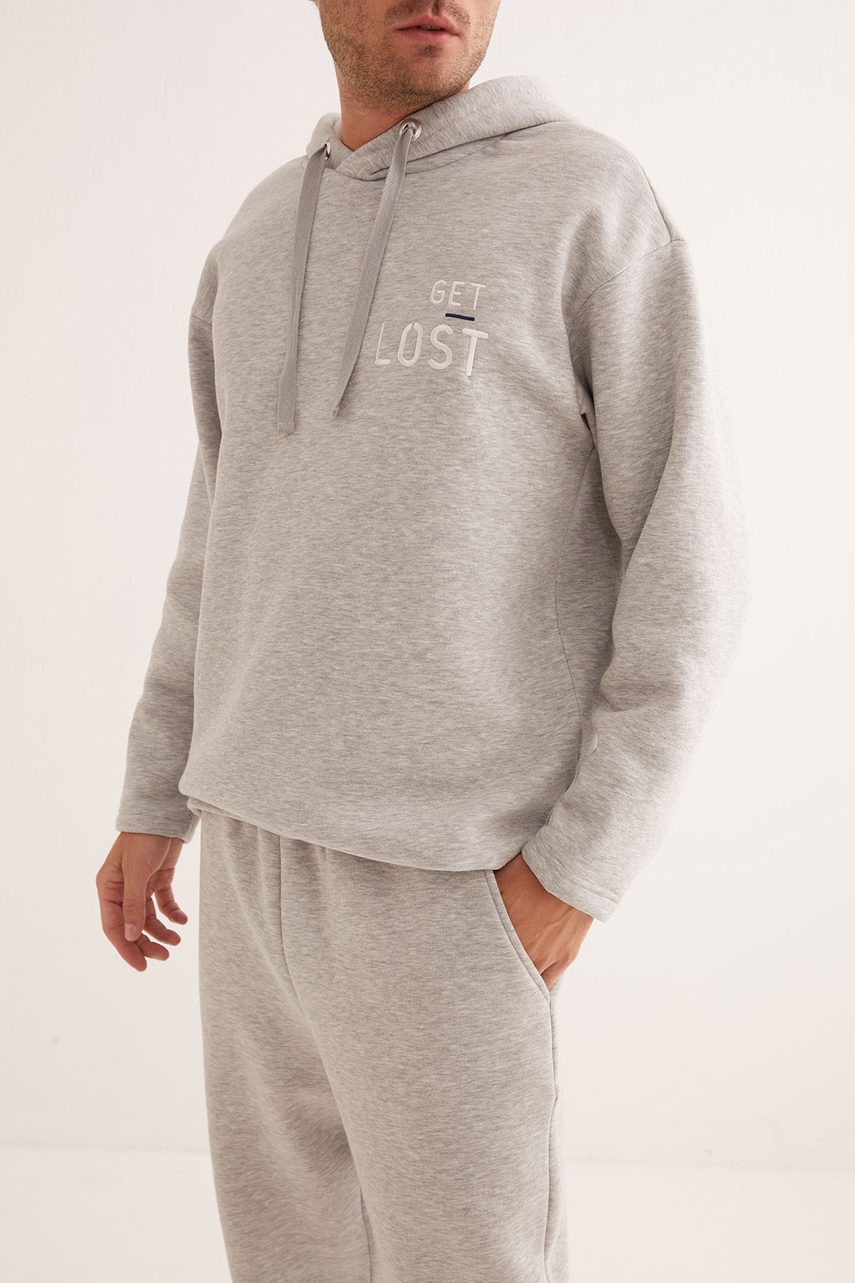 Erkek Pamuklu Üç İplik Şardonlu Nakış Detaylı Sweatshirt