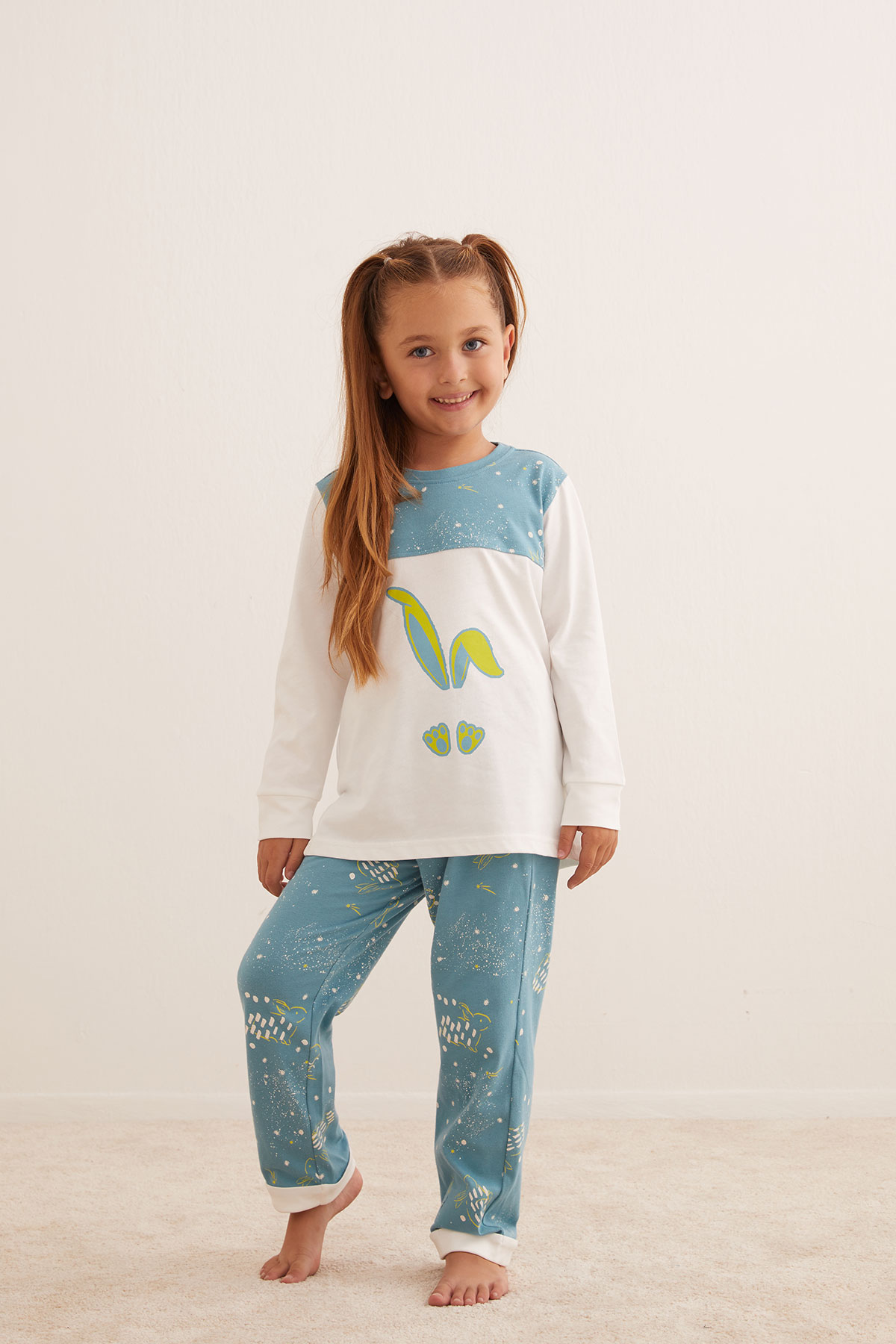 Kız Çocuk Pamuklu Tavşan Baskılı Uzun Pijama Takımı