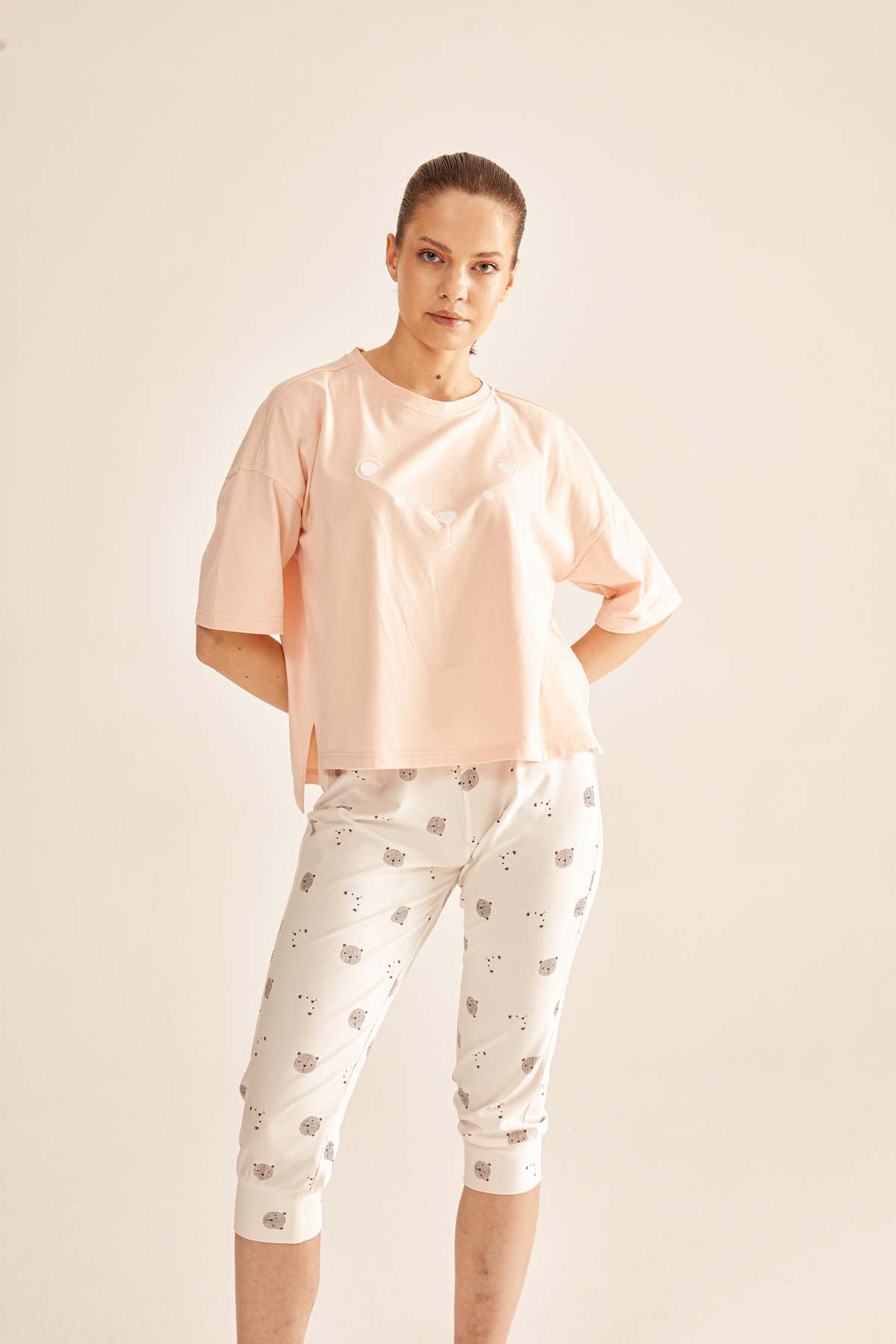 Kadın Pamuklu Kapri Pijama Takımı