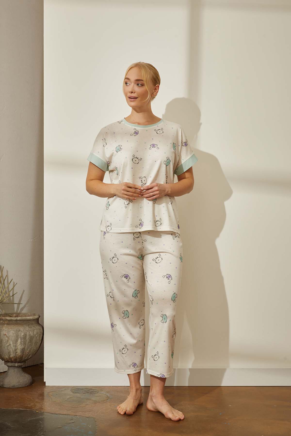 Kadın Pamuklu Büyük Beden Düşük Kollu Midi Pijama Takımı