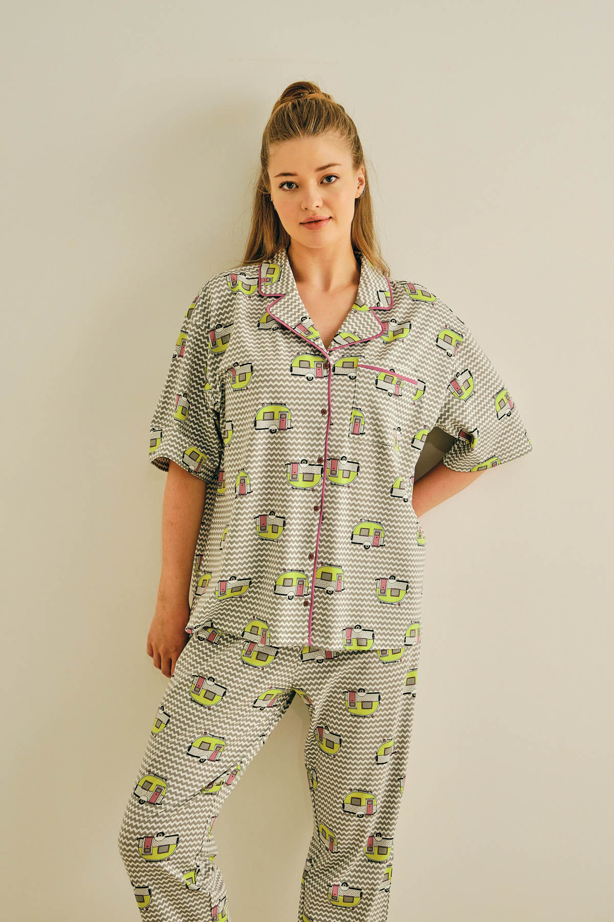 Kadın Büyük Beden Gömlekli Uzun Pijama Takımı