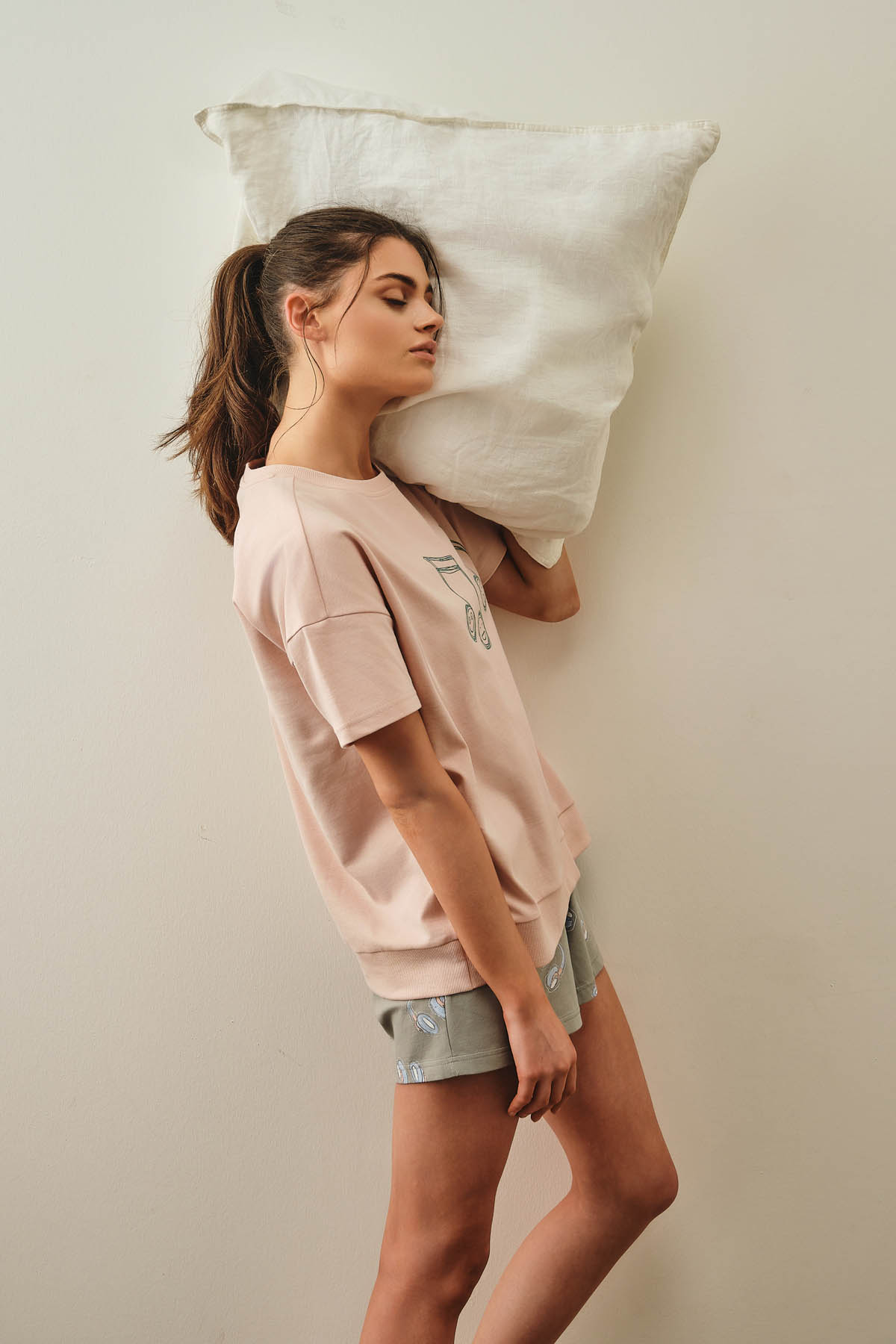 Kadın Pamuklu Kısa Kollu Şortlu Pijama Takımı