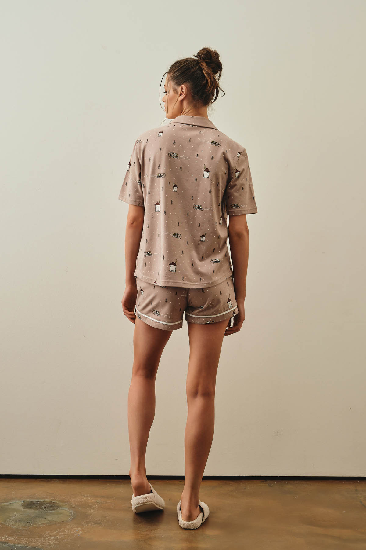 Kadın Pamuklu Gömlek Yaka Şortlu Pijama Takımı