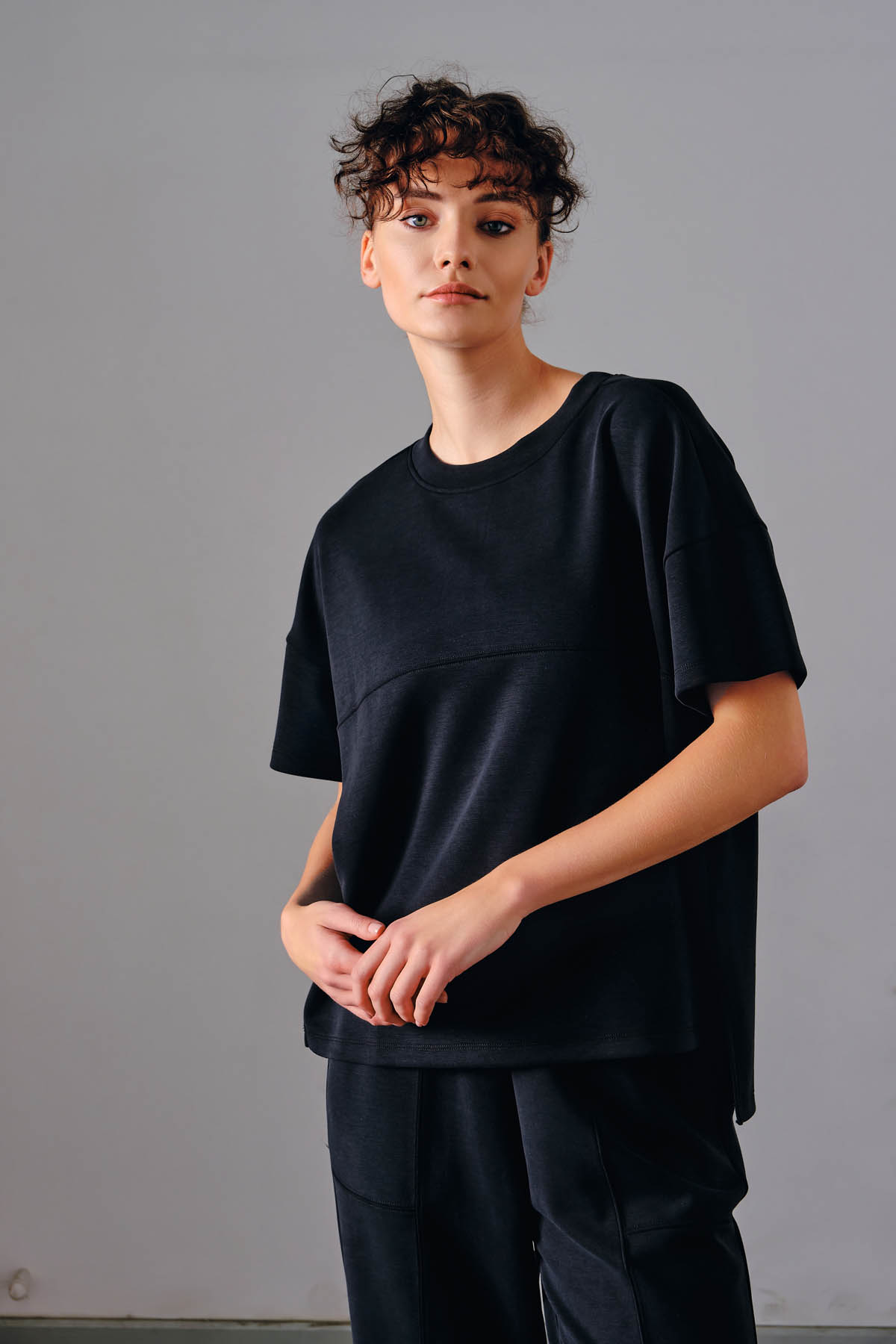 Kadın Soft Touch Yırtmaç Detaylı Kısa Kollu Tshirt