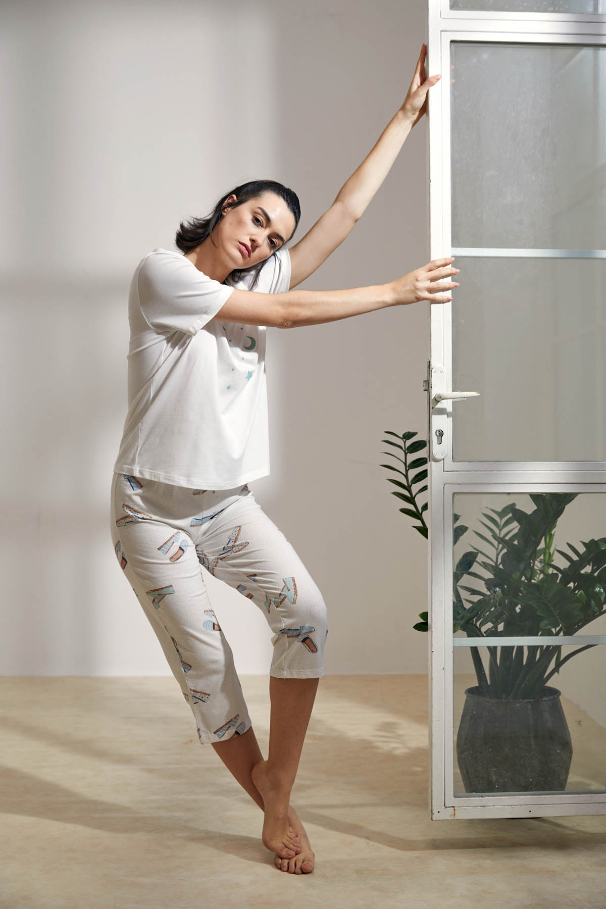 Kadın Pamuklu Kısa Kollu Kapri Pijama Takımı
