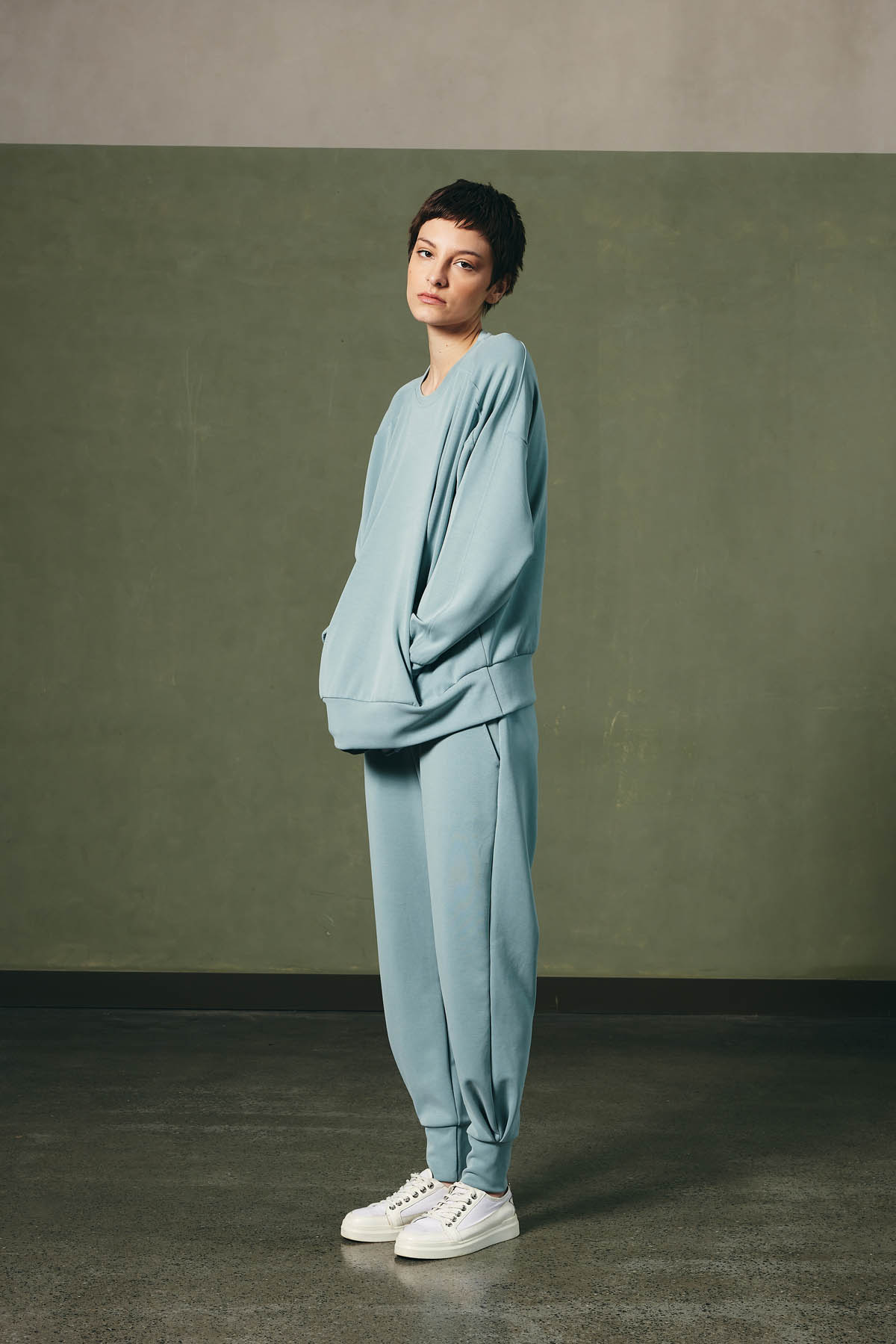 Kadın Soft Touch Uzun Kollu Kesik Detaylı Sweatshirt