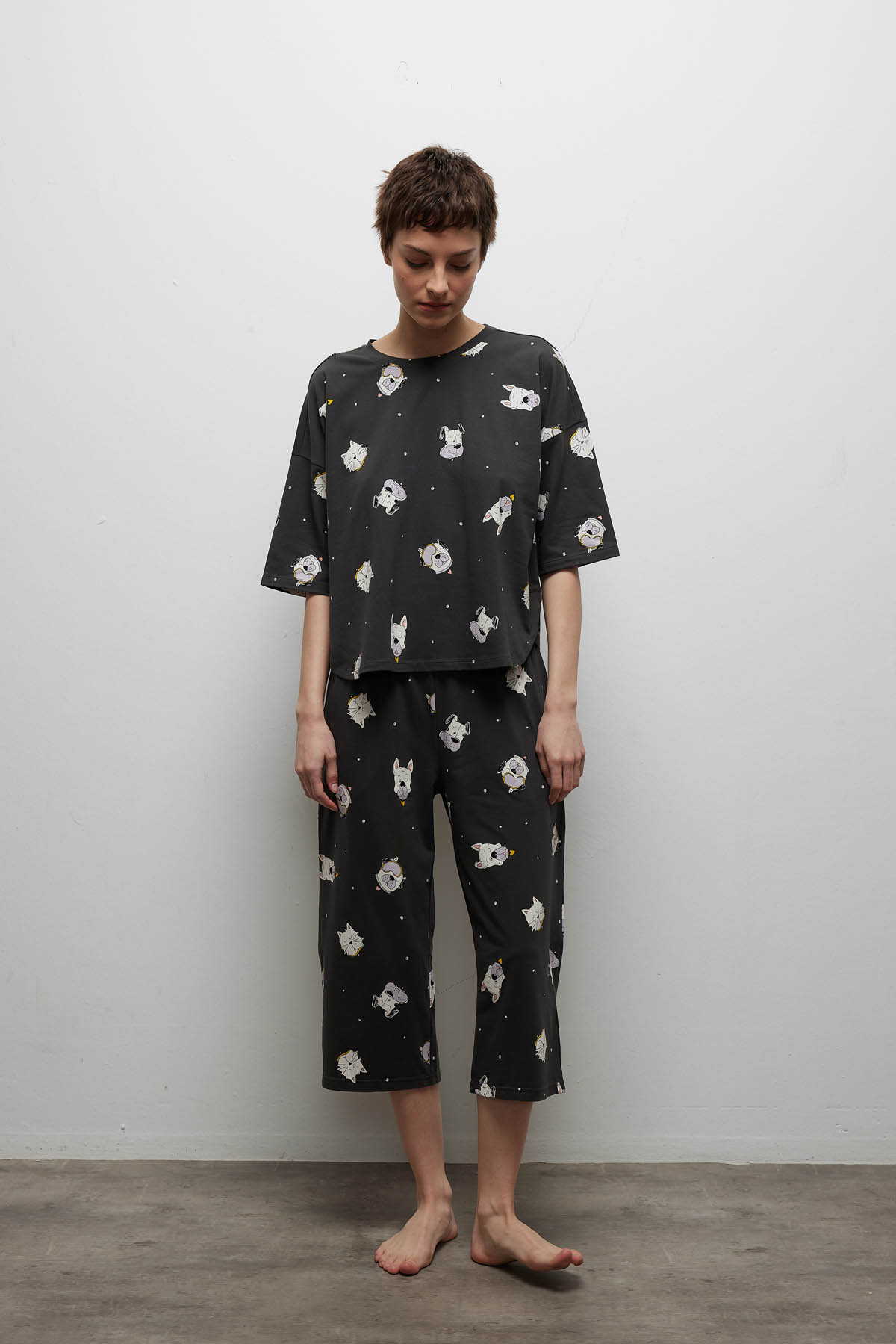 Kadın Pamuklu Kısa Kollu Kapri Pijama Takımı