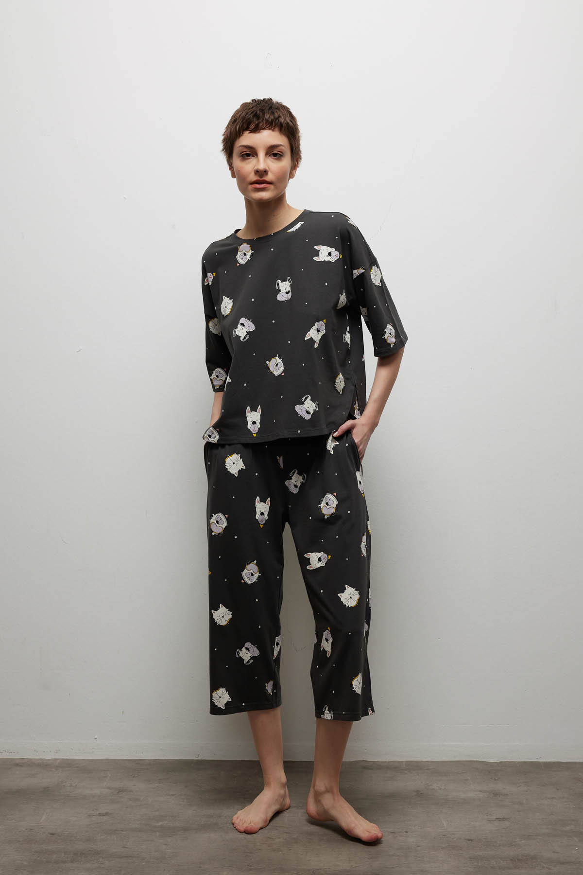 Kadın Pamuklu Kısa Kollu Kapri Pijama Takımı